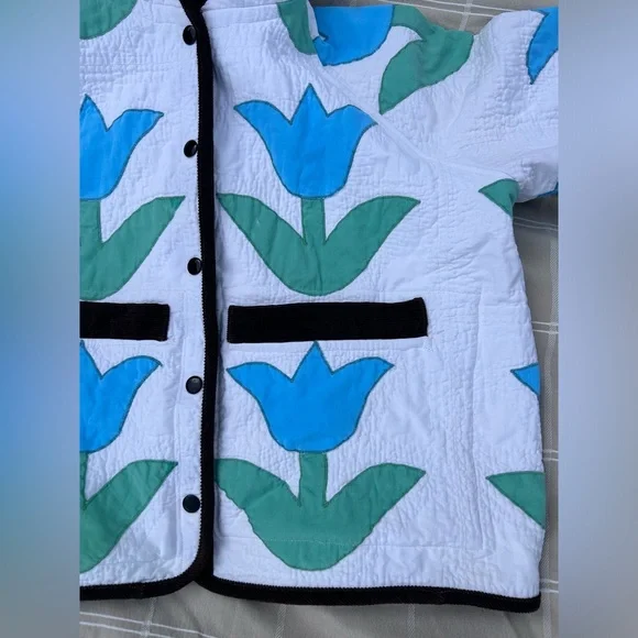 Handmade Upcycled Vintage Quilt Jacket with Hood - Picture 3 of 10